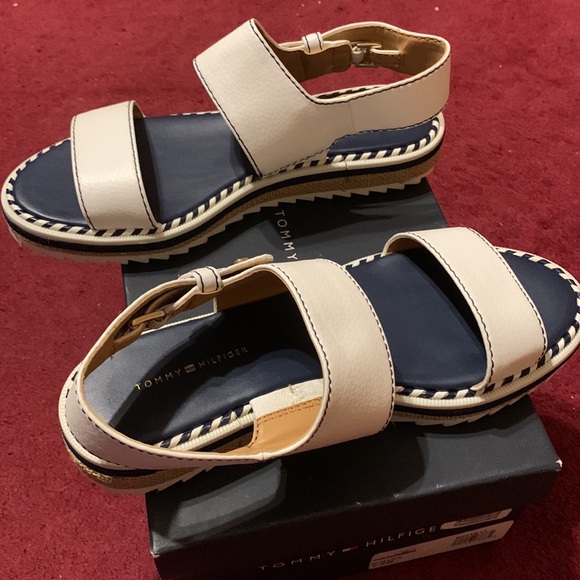 Tommy Hilfiger New White Women Sandal - Picture 5 of 12